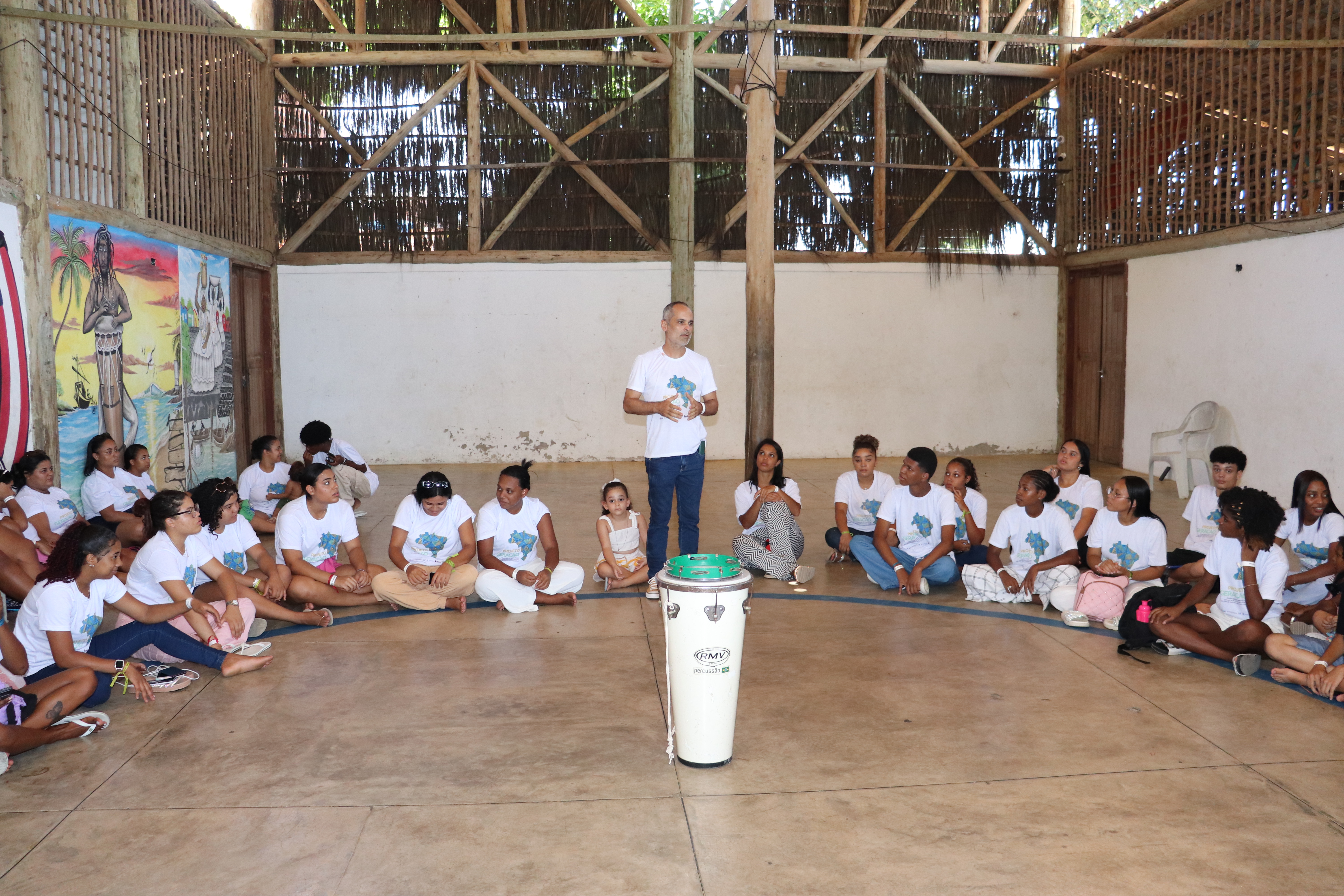 Projeto Geração leva jovens de Ibirataia para aula de campo em Itacaré