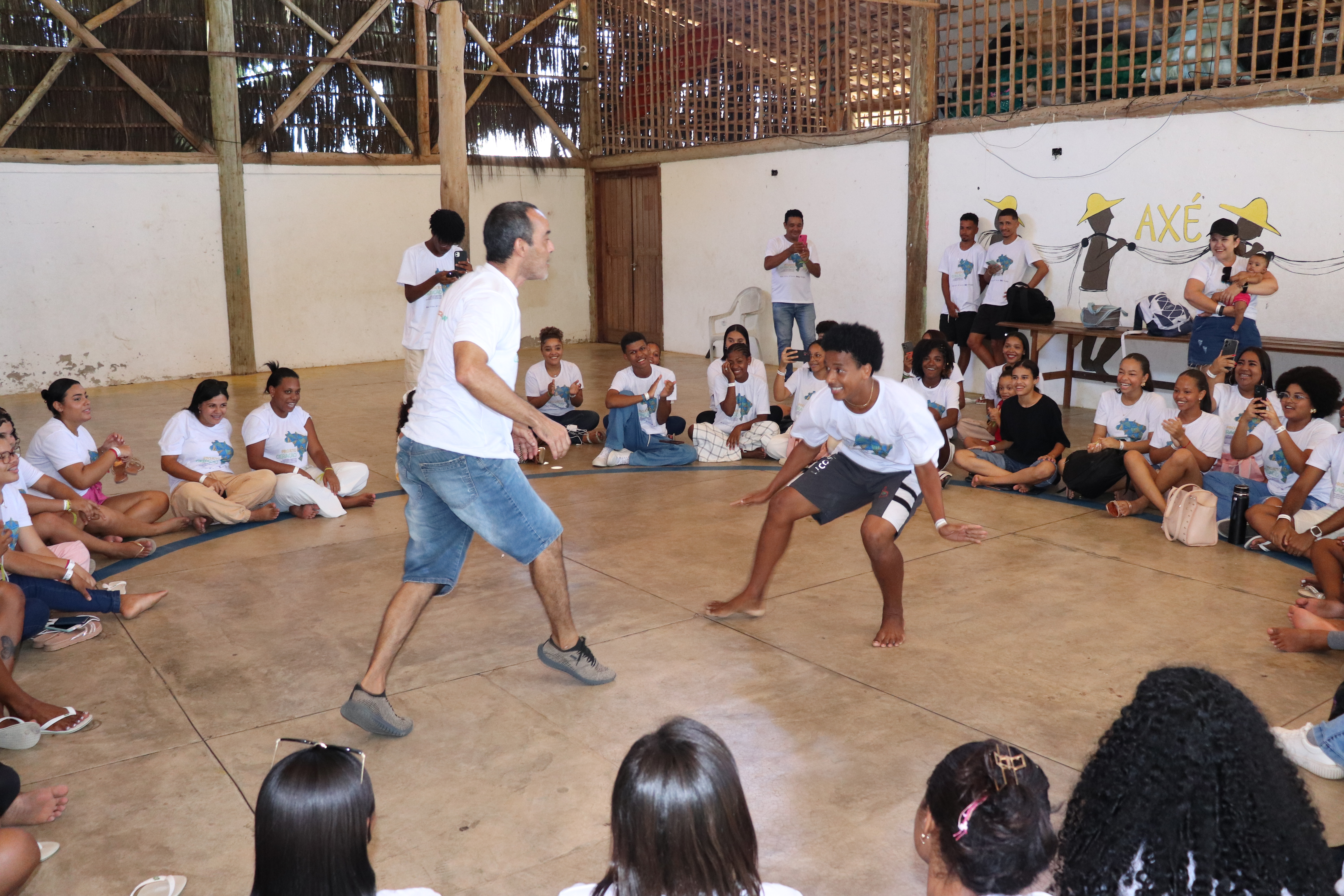 Projeto Geração leva jovens de Ibirataia para aula de campo em Itacaré