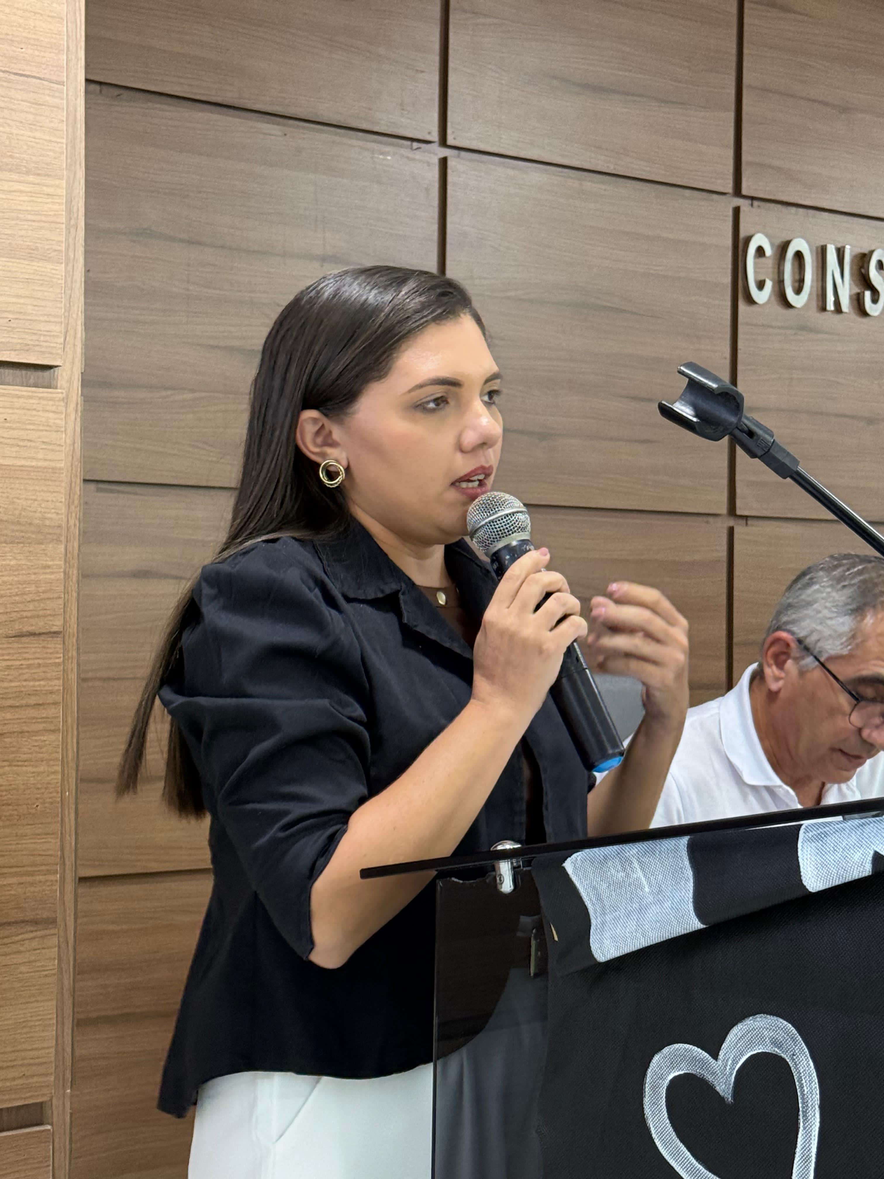 Participação da Educadora da Turma, Renata Oliveira.