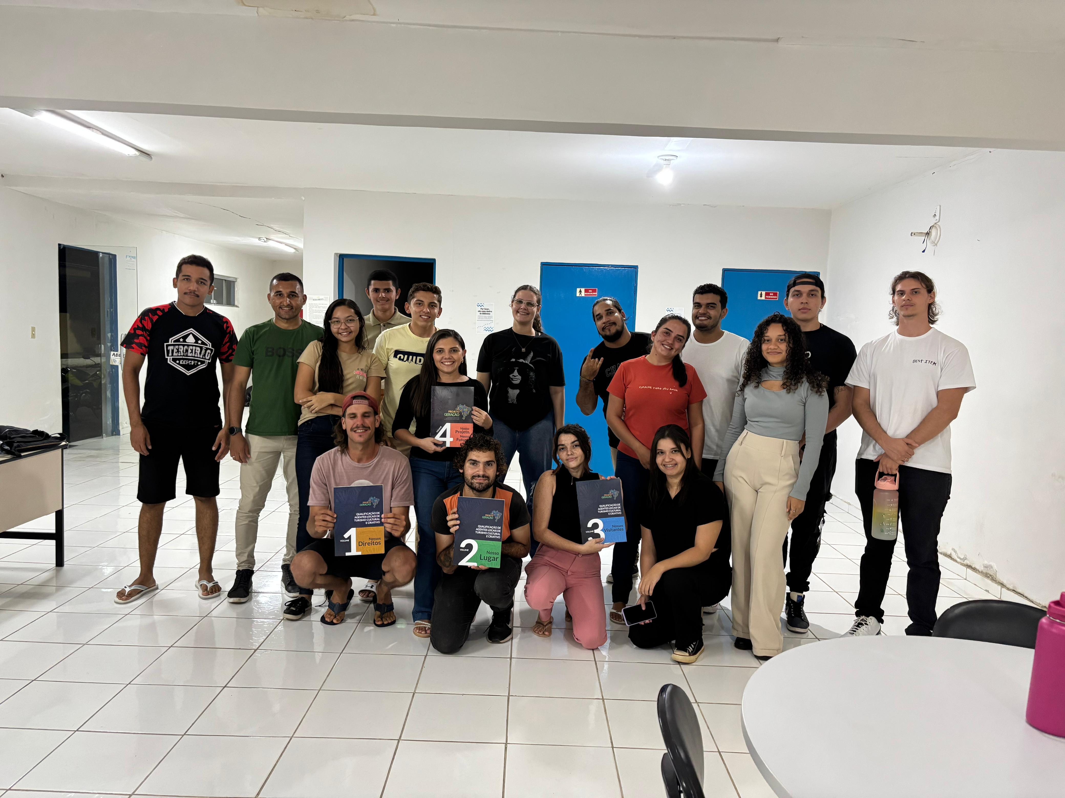 Turma reunida.