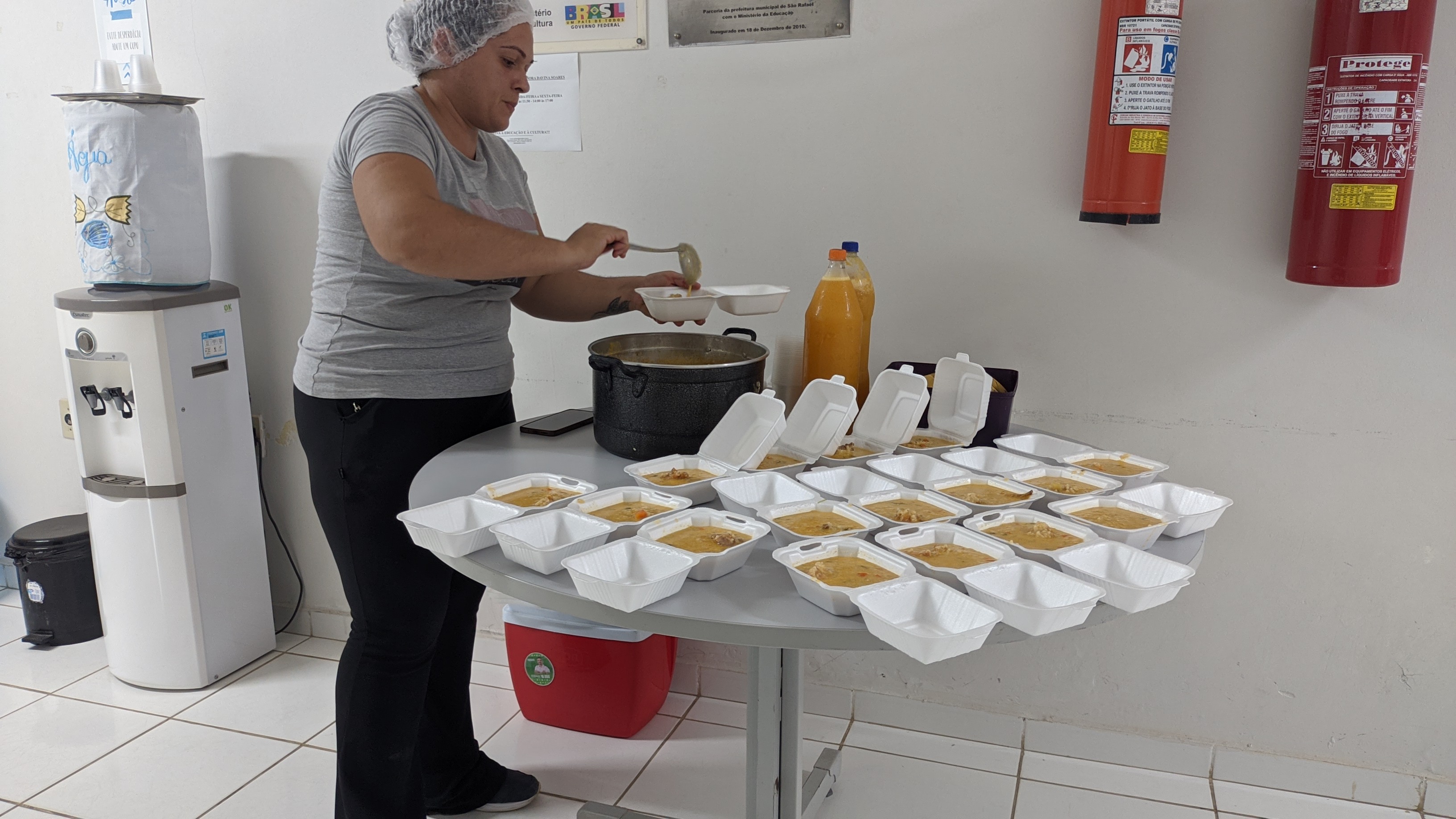 Lanche servido pela nossa colaboradora Maria das Graças.